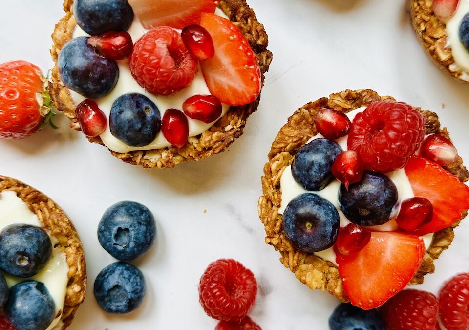 Easy Yoghurt Berry Cups