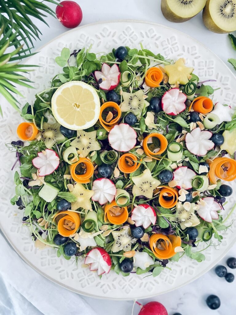 Zesty carrot and kiwi salad