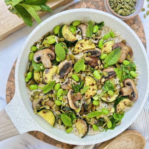 brown rice salad with zucchini, edamame mushrooms