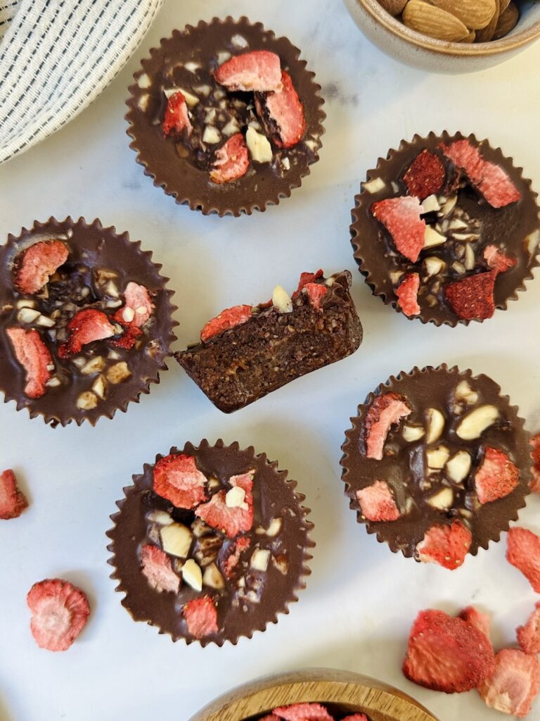 no bake almond strawberry brownie