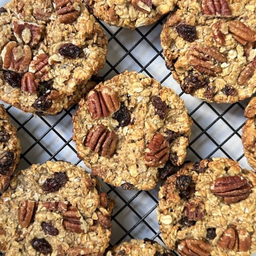 Pecan & raisin oat cookie